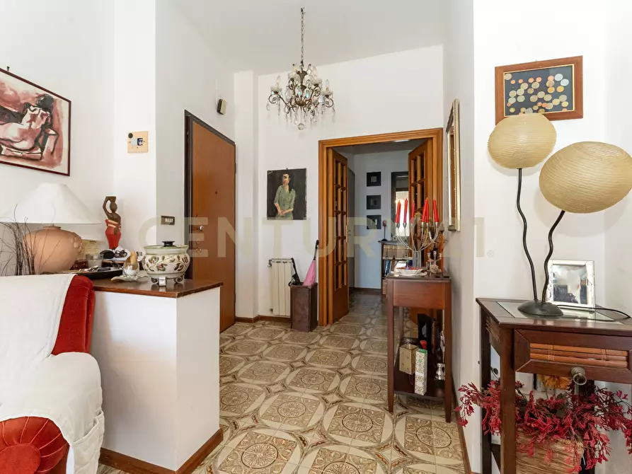 Immagine 11 di Pentalocale in vendita  in Via Cristoforo Colombo 1 a San Gregorio Di Catania