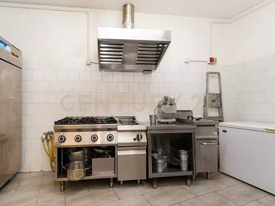 Immagine 33 di Pizzeria / Pub in vendita  in Via Umberto 80 a Sant'agata Li Battiati
