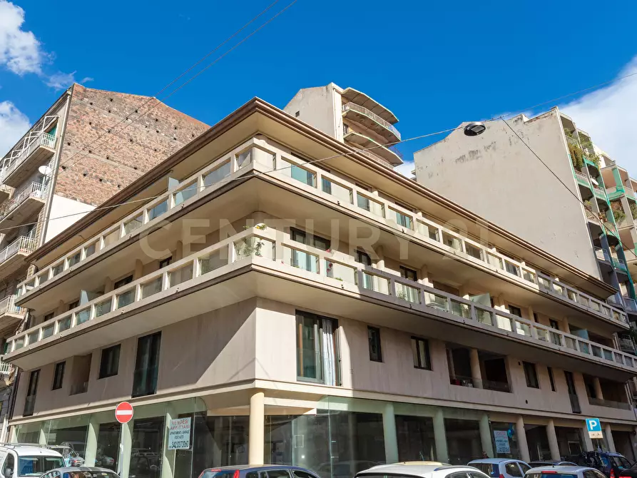 Immagine 22 di Locale commerciale in vendita  in Via Milano 85 a Catania