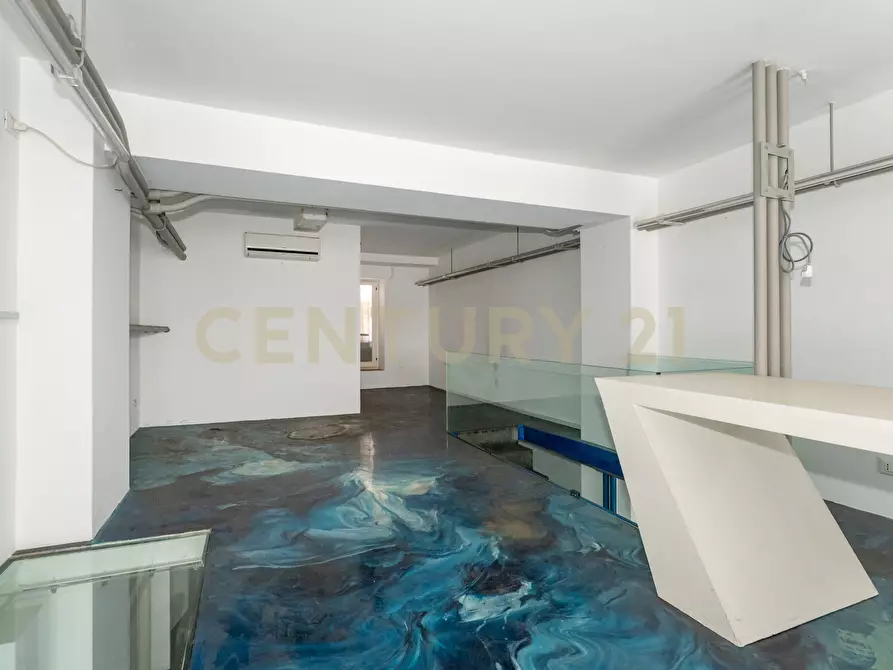 Immagine 11 di Locale commerciale in affitto  in Via Francesco Riso 72/C a Catania