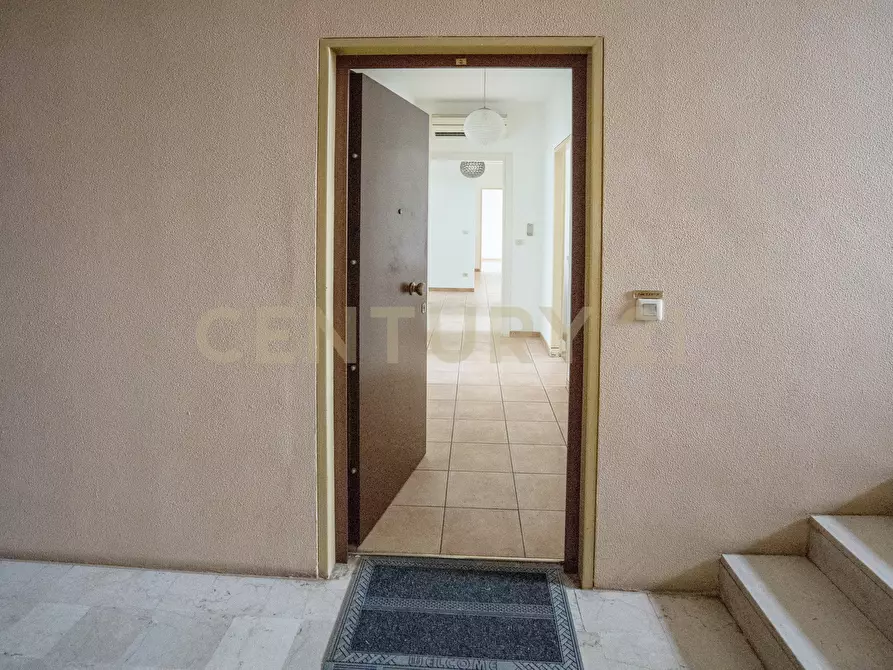 Immagine 11 di Pentalocale in vendita  in Via Umberto Maddalena 1 a Verona