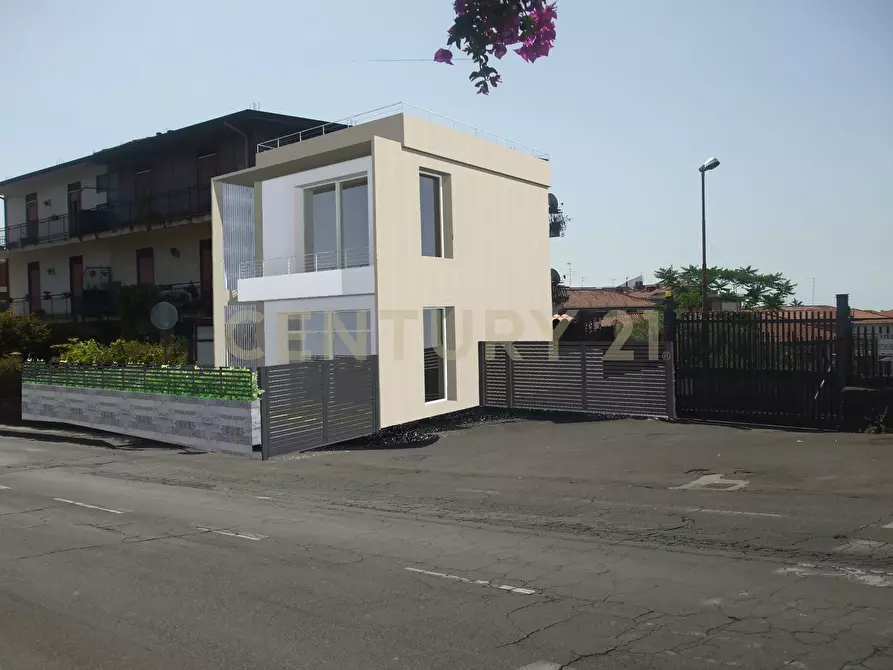 Immagine 2 di Casa indipendente in vendita  in Via Tremestieri 18 a Mascalucia