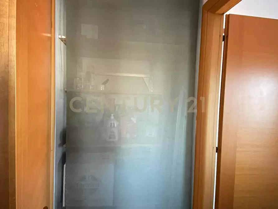 Immagine 14 di Bilocale in affitto  in via Giuseppe De Santis 3 a Roma