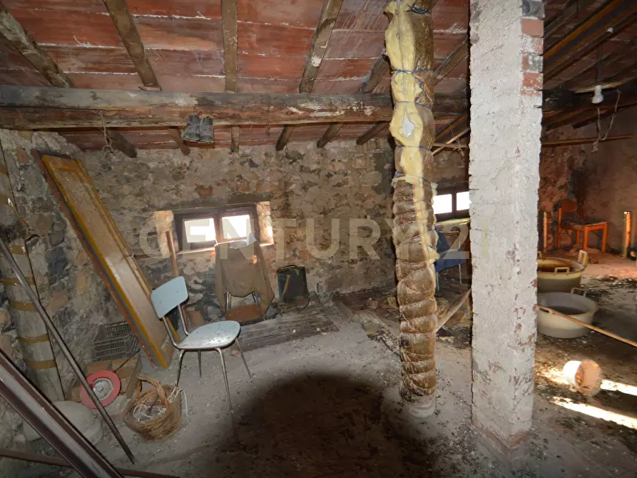 Immagine 36 di Casa indipendente in vendita  a Semproniano