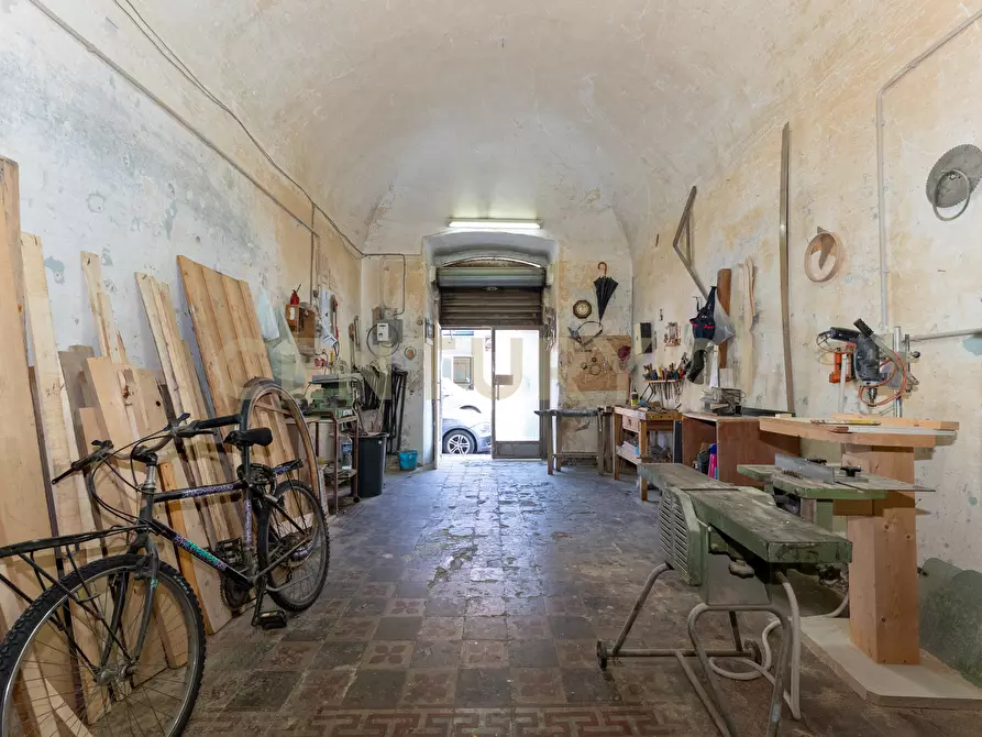 Immagine 8 di Bilocale in vendita  in Via Celeste 71 a Catania