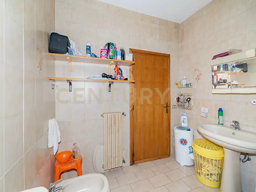 Immagine 29 di Locale commerciale in vendita  in Via Mario Rapisardi 20 a Fiumefreddo Di Sicilia