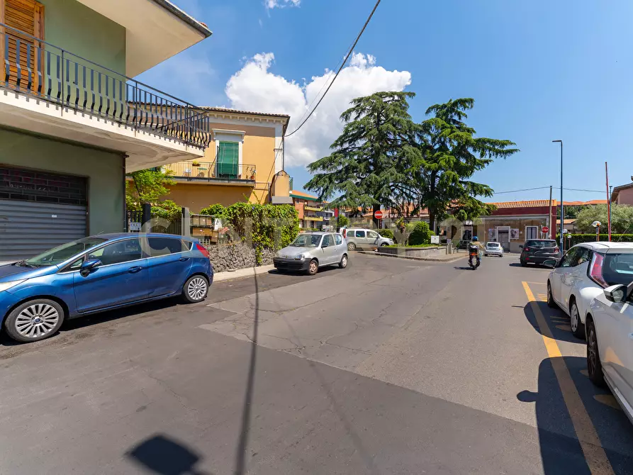 Immagine 35 di Trilocale in vendita  in Via Guglielmo Marconi 107 a Pedara