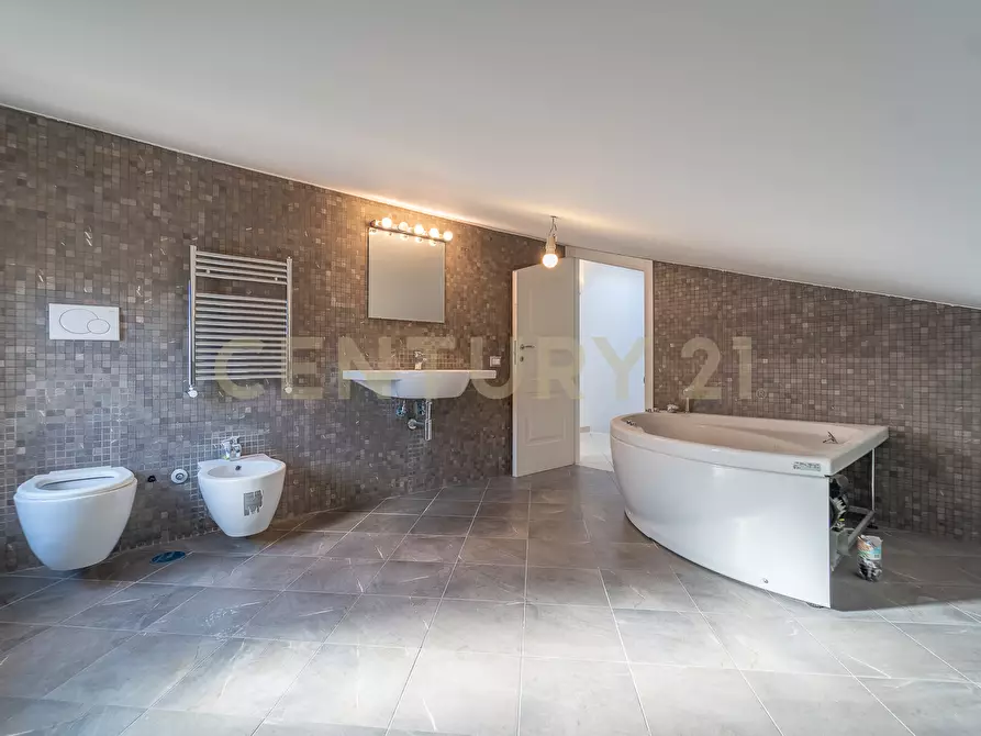 Immagine 24 di Casa bifamiliare in vendita  in Via Appia Nuova 17 a Albano Laziale