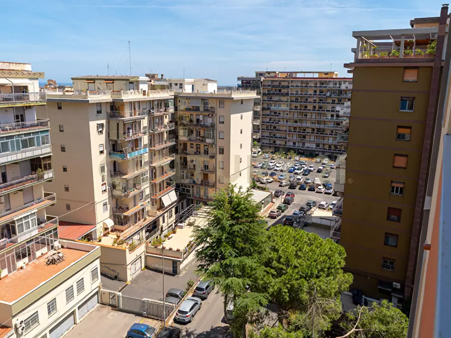 Immagine 43 di Quadrilocale in vendita  in Via Modena 20 a Catania