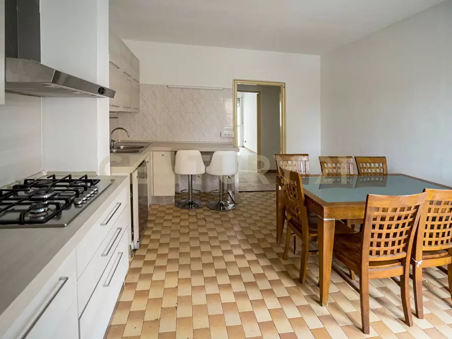 Immagine 7 di Pentalocale in vendita  in Via Umberto Maddalena 1 a Verona