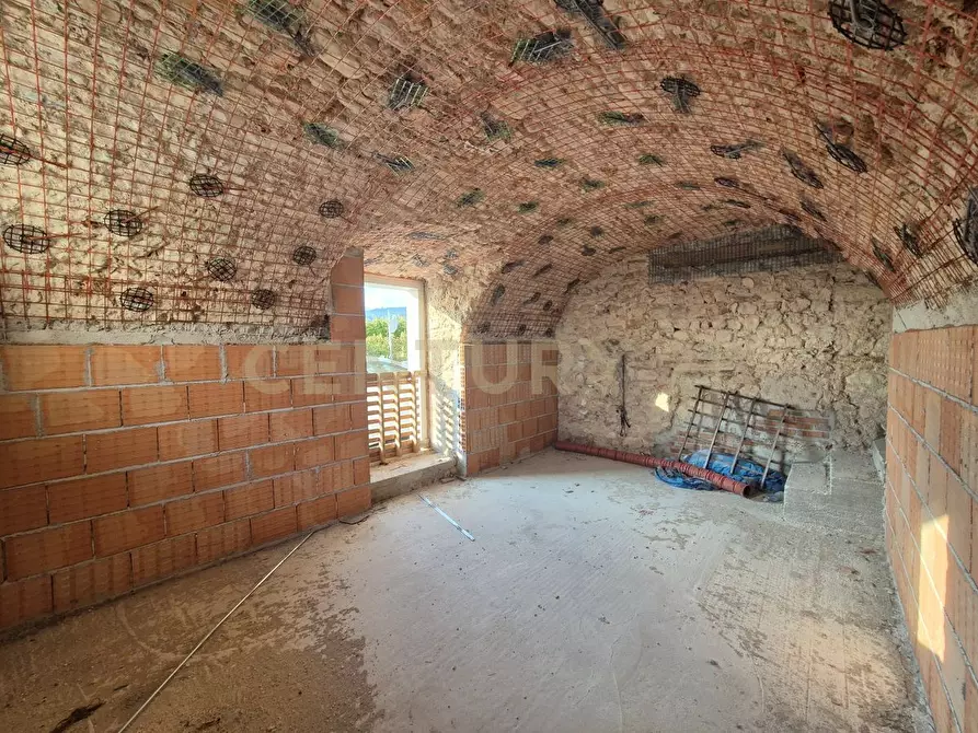 Immagine 22 di Palazzo in vendita  in Via Vigolo 1 a Negrar di Valpolicella