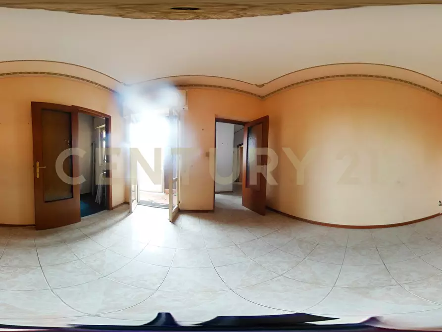 Immagine 51 di Pentalocale in vendita  in Via Edmondo de Amicis 62 a Catania