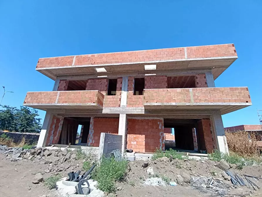 Immagine 44 di Casa bifamiliare in vendita  in VIA LEONCAVALLO 7 a Aci Sant'antonio