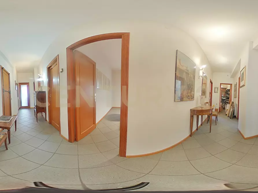 Immagine 49 di Pentalocale in vendita  in Via Convento del Carmine 5 a Tremestieri Etneo