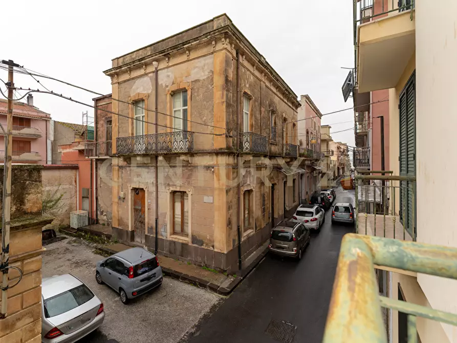 Immagine 11 di Pentalocale in vendita  in Via Archimede sn a Carlentini