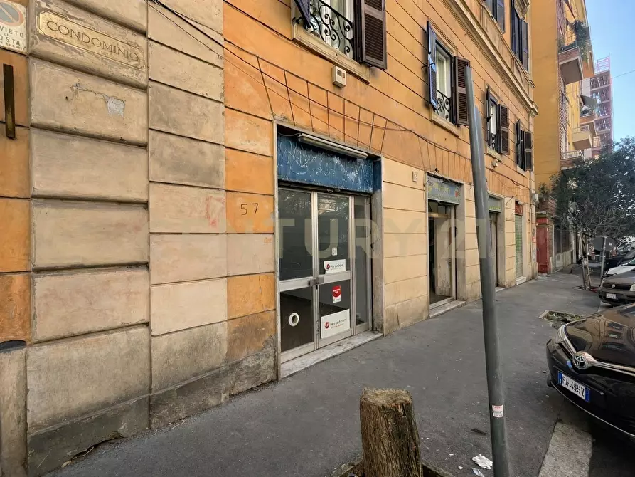 Immagine 6 di Attività commerciale in affitto  in Via Machiavelli 57 a Roma