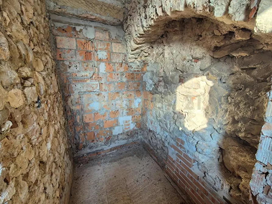 Immagine 23 di Palazzo in vendita  in Via Vigolo 1 a Negrar di Valpolicella