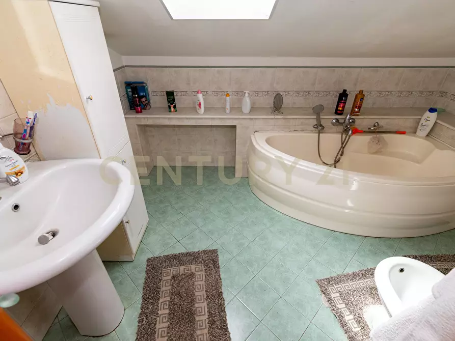 Immagine 35 di Casa indipendente in vendita  in Via Ulivi 89 a San Gregorio Di Catania