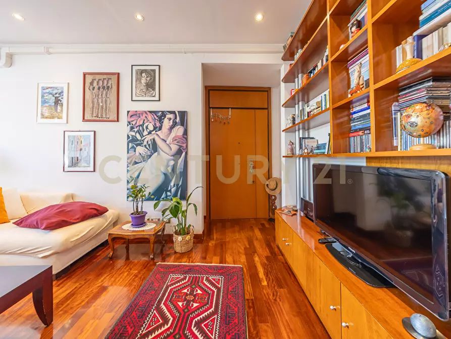 Immagine 2 di Trilocale in vendita  in Via Paolo Barison 14 a Roma