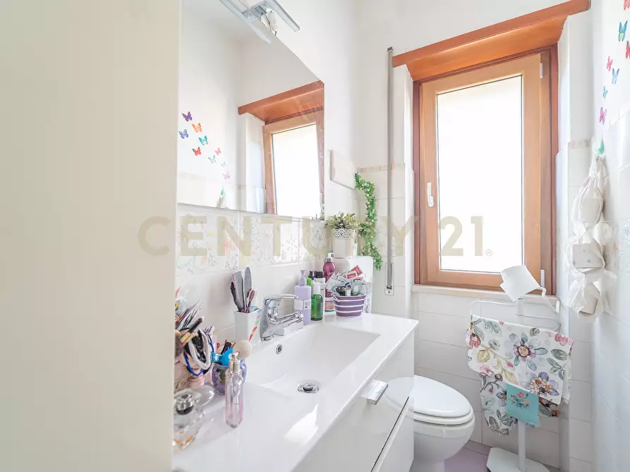 Immagine 20 di Attico in vendita  in Via di Torre Morena 100 a Roma