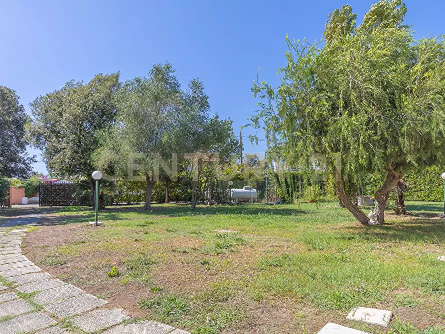 Immagine 55 di Villa in vendita  in Strada Isola Bella 43 a Latina