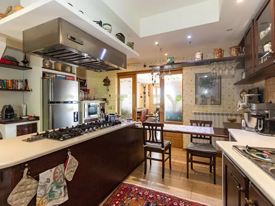 Immagine 33 di Villa in vendita  in Via Brinzio 20 a Aci Catena