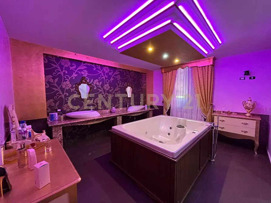 Immagine 31 di Pentalocale in vendita  in Via Giuseppe Basile 2 a Agrigento