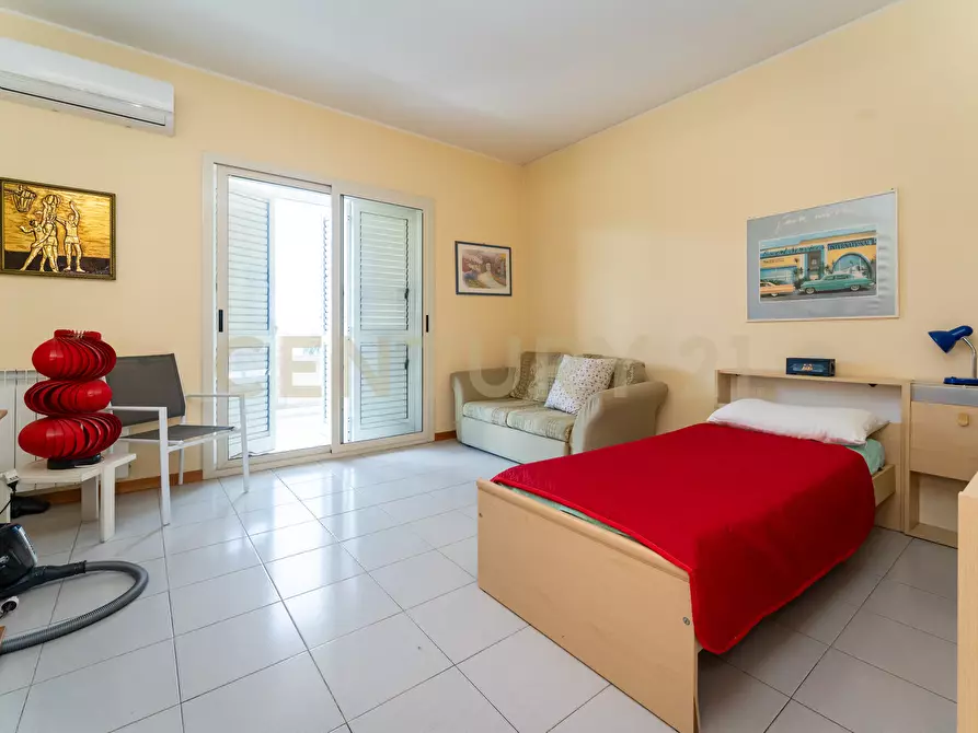 Immagine 37 di Pentalocale in vendita  in Via Nino Martoglio 13 a Valverde