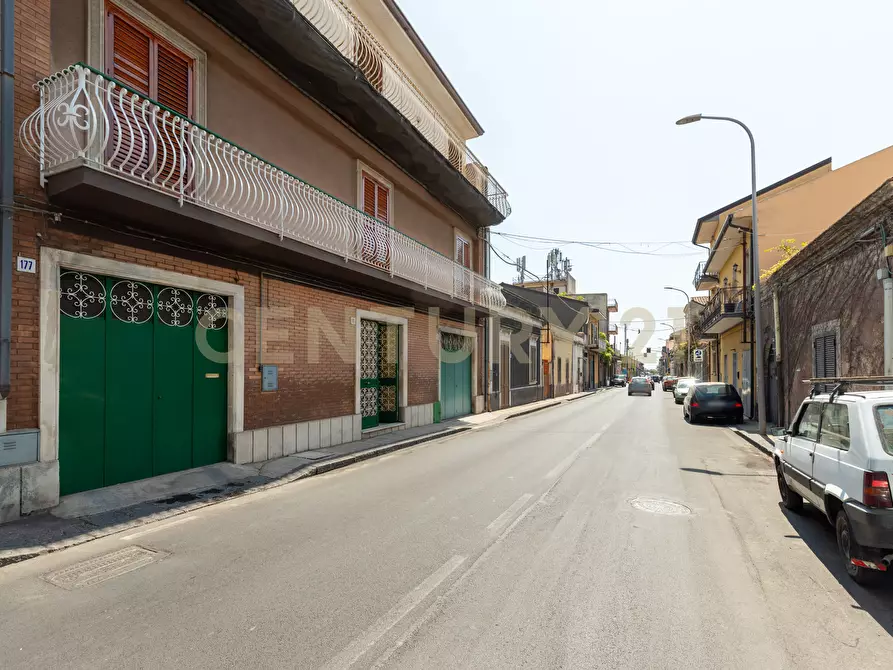 Immagine 8 di Pentalocale in vendita  in Via Vittorio Emanuele 181 a Viagrande