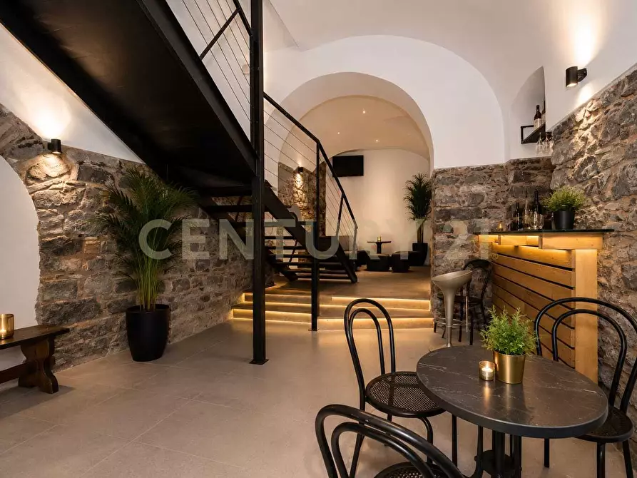 Immagine 11 di Locale commerciale in vendita  in Via Giuseppe Verdi 65 a Catania
