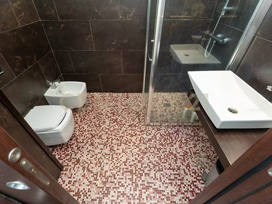 Immagine 43 di Attico in vendita  in Via Maria Gianni 85 a Catania