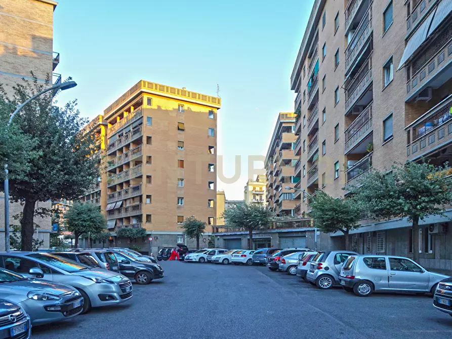 Immagine 21 di Locale commerciale in vendita  in Via Federico Nansen 24 a Roma