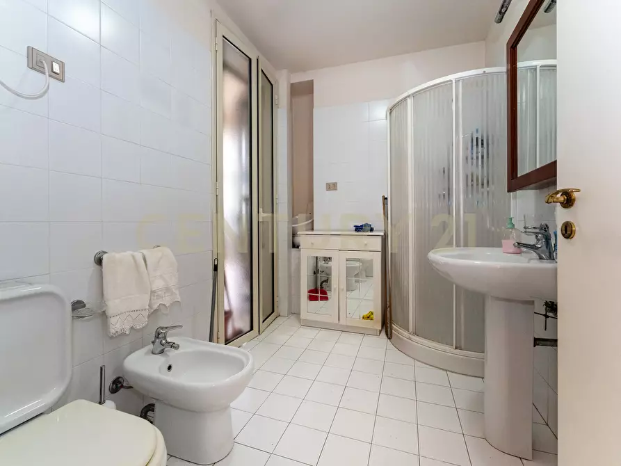 Immagine 14 di Pentalocale in vendita  in Via Archimede sn a Carlentini