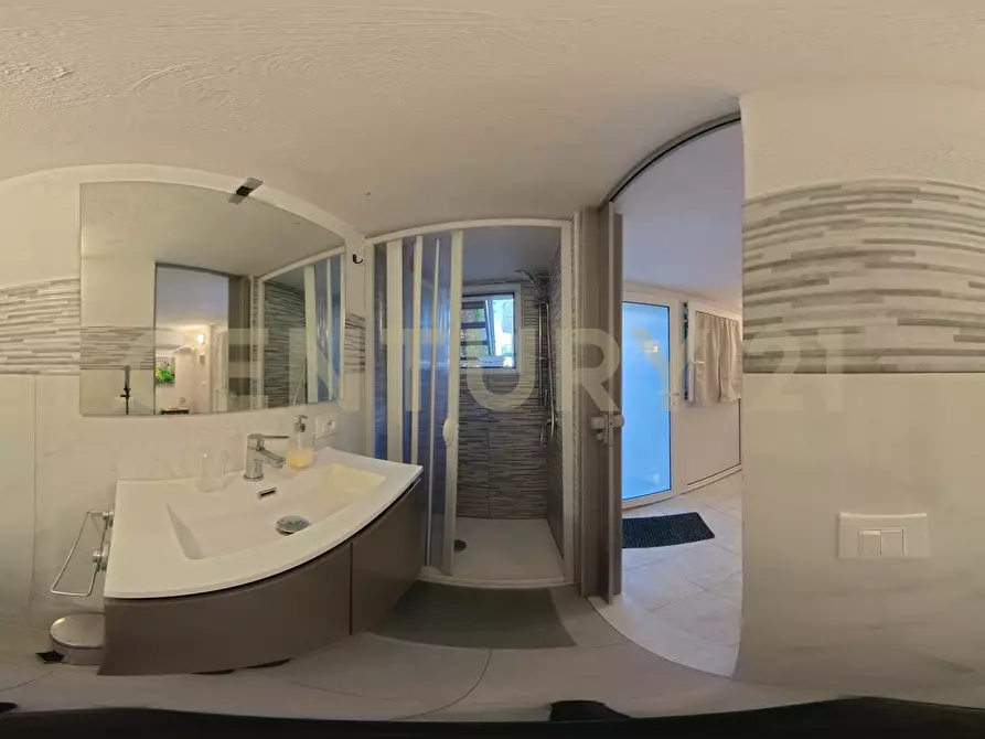 Immagine 47 di Trilocale in vendita  in Via Livorno 87 a Aci Castello