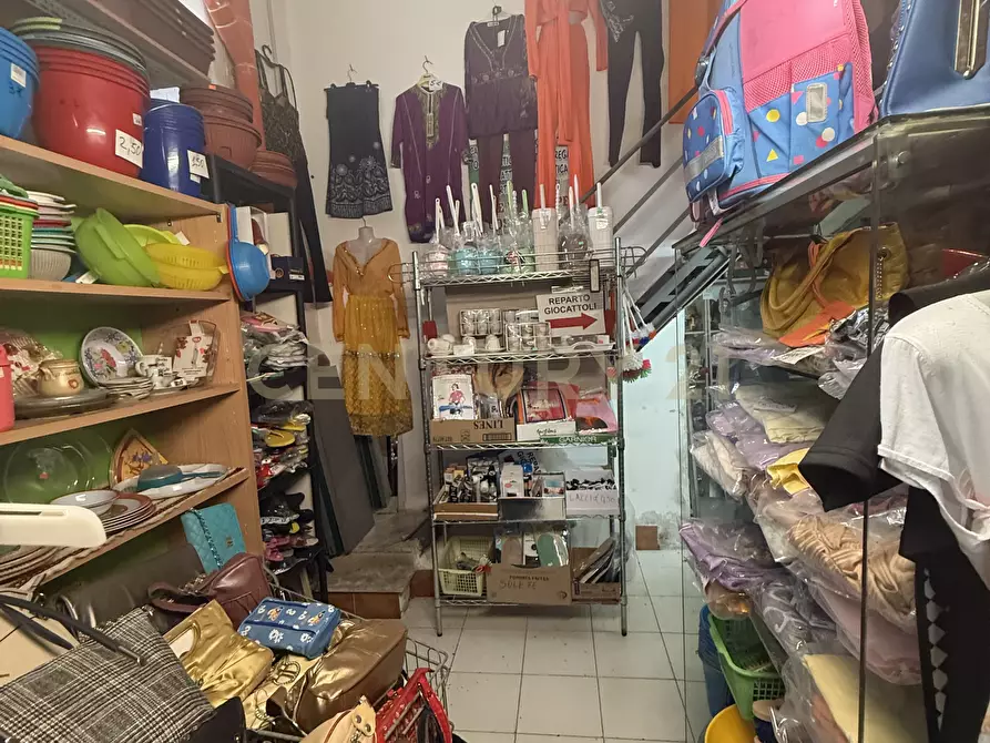 Immagine 10 di Attività commerciale in vendita  in Via Orto Limoni 18 a Catania