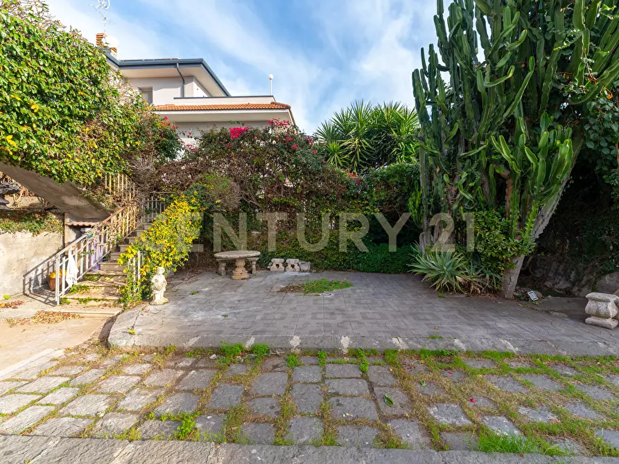 Immagine 6 di Casa bifamiliare in vendita  in Via Sebastiano Grasso 14 a Aci Catena