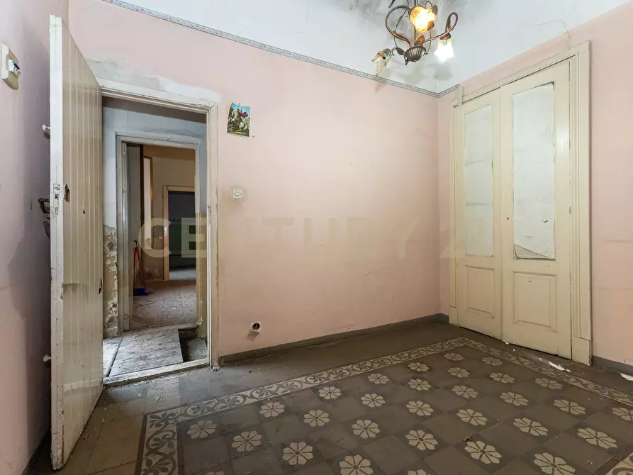 Immagine 43 di Villa in vendita  in Via Tripoli 229 a Catania