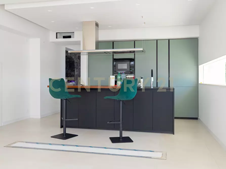 Immagine 40 di Villa in vendita  in SS284 a Adrano