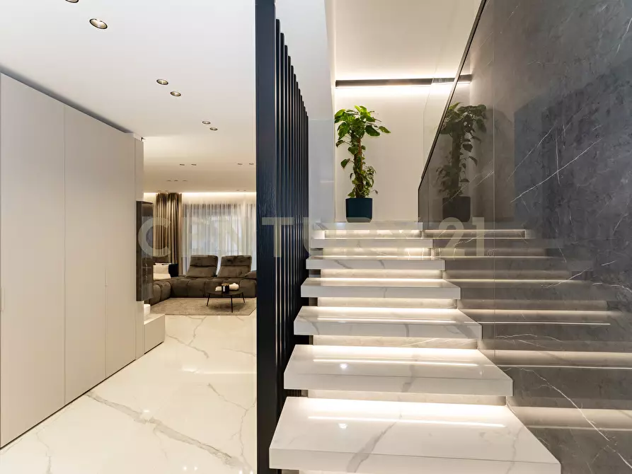 Immagine 65 di Villa in vendita  in Via Sant' Andrea 8 a Catania