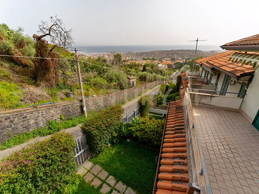 Immagine 58 di Villa in vendita  in Via Santa Rosa da Lima 17 a Catania