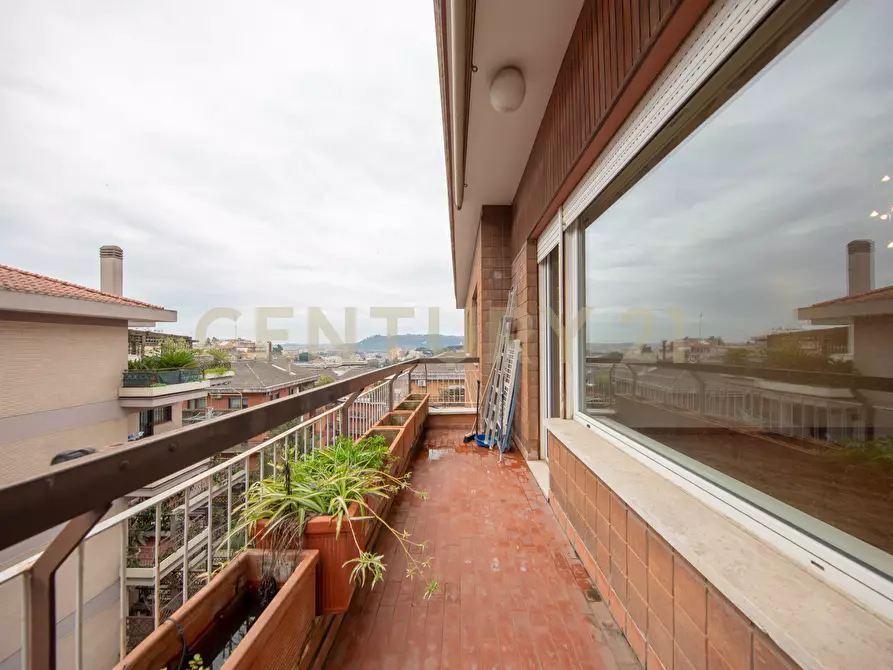 Immagine 34 di Trilocale in vendita  in Via Bevagna 56 a Roma