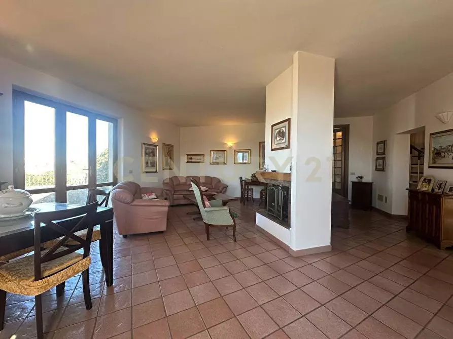 Immagine 10 di Villa in vendita  in Via Dante Alighieri a Semproniano