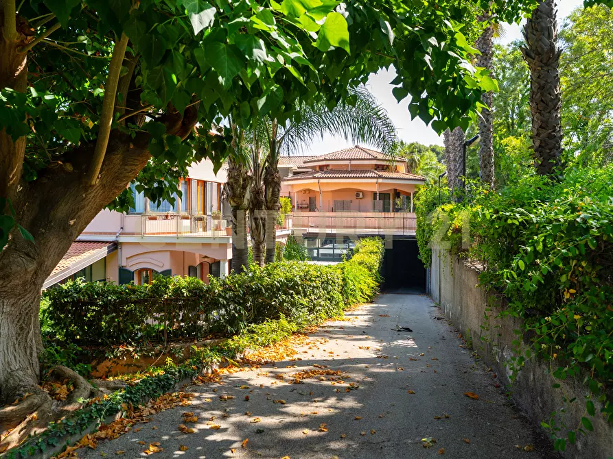 Immagine 6 di Villa in vendita  in Via Timparosa 39 a Aci Castello