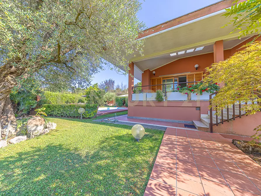 Immagine 4 di Villetta a schiera in vendita  in Via Cassia 1530 a Roma