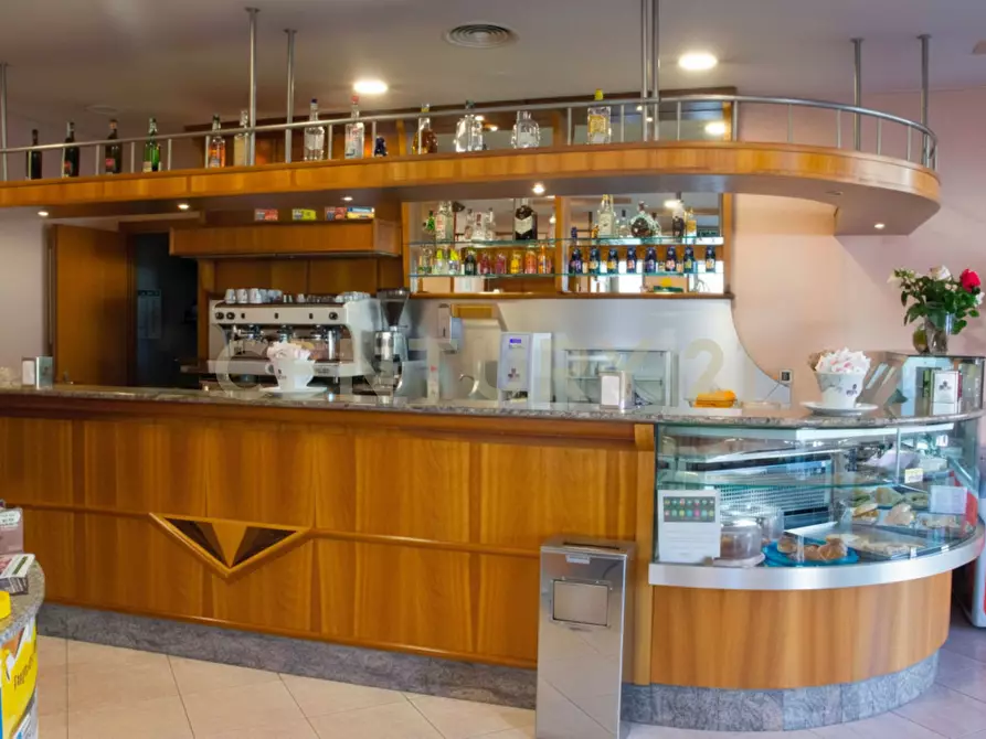 Immagine 2 di Bar / Ristorante in vendita  in Via della Batteria Nomentana 40 a Roma