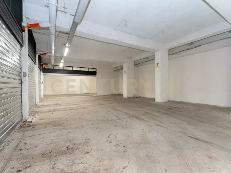 Immagine 32 di Garage in vendita  in Viale Artale Alagona 27 a Catania