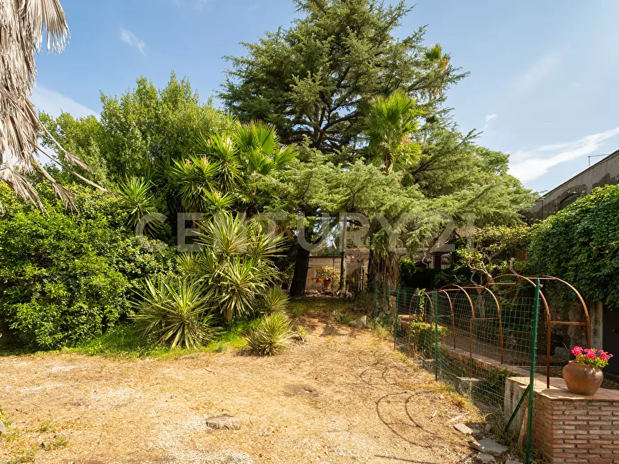 Immagine 25 di Villa in vendita  in Via Pulei 25 a Mascalucia