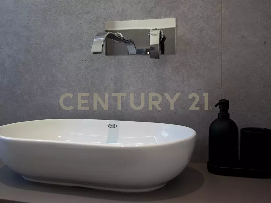 Immagine 51 di Bilocale in affitto  in Via Montecristo 10 a Roma