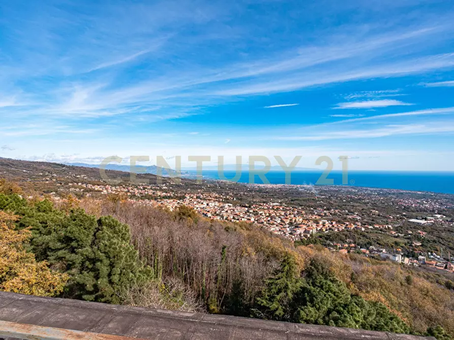 Immagine 28 di Capannone industriale in vendita  in Via Cassone 75 a Zafferana Etnea