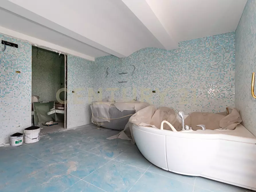 Immagine 51 di Pentalocale in vendita  in Via Lorenzo Maddem 67 a Acireale